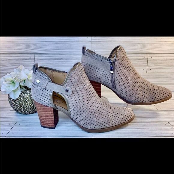 Franco Sarto Suede Dale 2 Perforated Tan Ankle Bootie Block Heel S:9.5 EUCw/Box - Picture 6 of 10